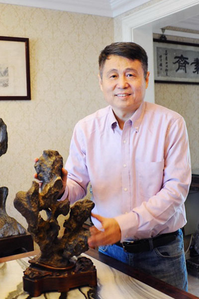 張輝 全聯(lián)藝術(shù)紅木家具專業(yè)委員會專家顧問、明清家具研究學(xué)者