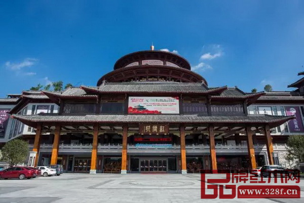 紅博城南廣場正門