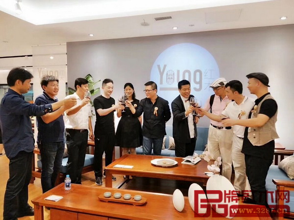 “寬宜”系列新品發(fā)布會(huì)后，嘉賓們相聚歡談，活動(dòng)氣氛輕松愉快