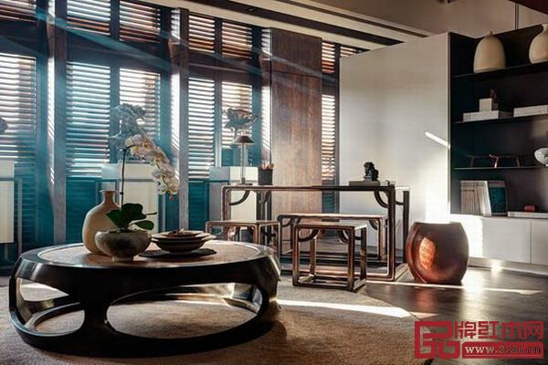 紅木家具配什么窗簾好看？竹和木的百葉簾、亞麻和薄紗的卷簾等，它們都能將人帶入中式美居氛圍。紅木家具搭配窗簾效果圖