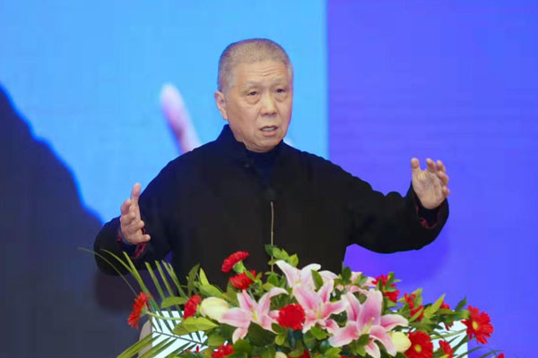 第十屆中國紅木家具品牌論壇武漢舉行 馬未都分享中國家具文化