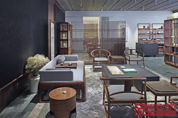 半木羅漢榻廳堂系列,呈現(xiàn)端正大方的整體格局 半木羅漢榻廳堂系列,呈現(xiàn)端正大方的整體格局