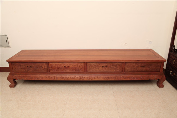 緬甸花梨電視柜新中式的價格如何？緬甸花梨木的特征是什么