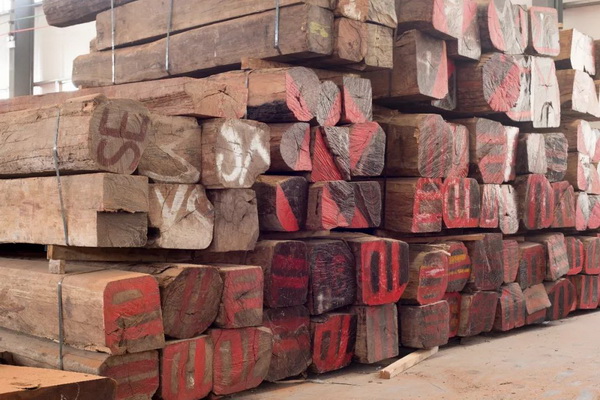 巧奪天工紅木張愛(ài)冬：想做精品紅木家具必須付出代價(jià)