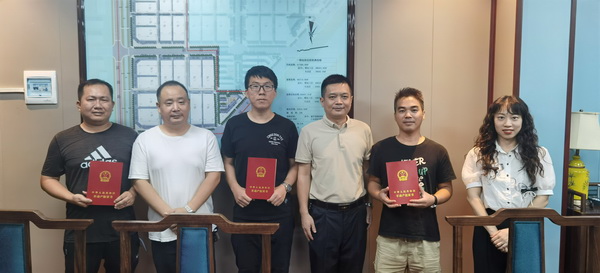 湖北酈泰鴻紅木園：“政府+園區(qū)”合力服務見成效，入園企業(yè)廠房辦證不再難