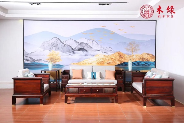客廳沙發(fā)擺放有講究，木緣紅木6招攻略教您旺人旺宅！
