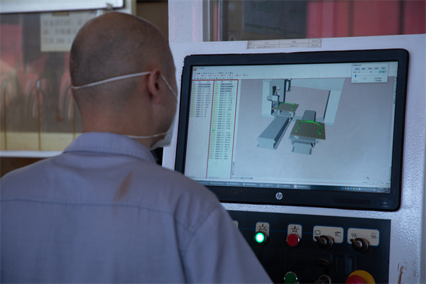 巧奪天工紅木工廠標準件制作,“智造”紅木圈椅 巧奪天工紅木工廠標準件制作,“智造”紅木圈椅