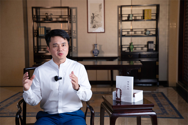 全國工商聯(lián)藝術紅木家具專業(yè)委員會執(zhí)行會長林偉華