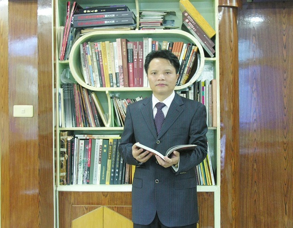 林慶財(cái)：讓木雕藝術(shù)，在黃花梨家具中永存