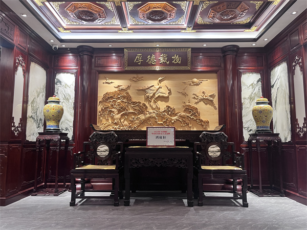 藏界焦點！中山鴻庭軒大紅酸枝家具收藏價值四大解析