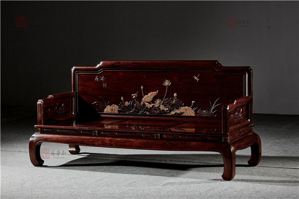 紅酸枝沙發(fā)：家具背后的情感與文化 | 萬(wàn)事紅紅木