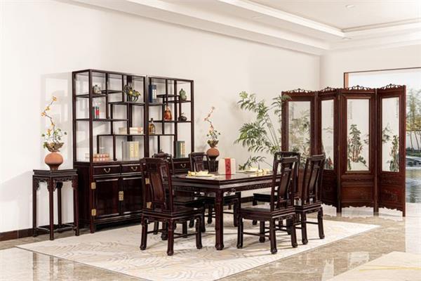 巧奪天工紅木：專業(yè)小葉紫檀家具品牌，傳承千年皇室尊貴