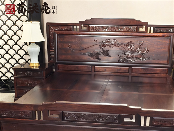 東陽小葉紫檀家具品牌推薦葛洪亮紅木，嚴(yán)選“二膘料”心材