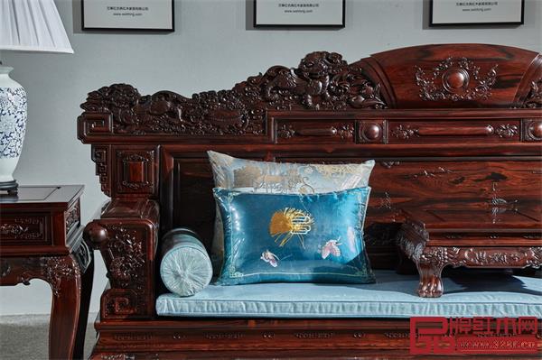 萬(wàn)事紅紅木