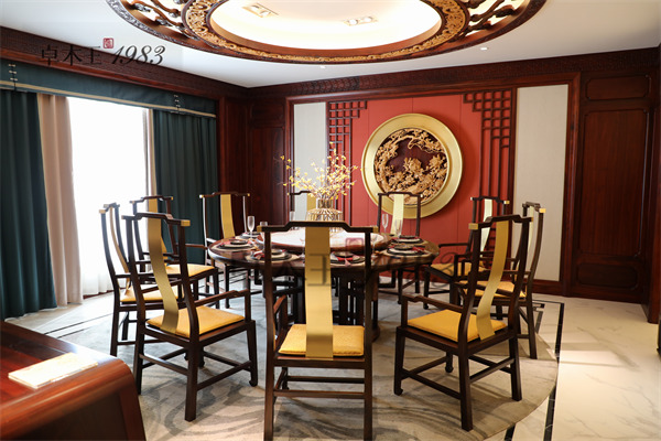 卓木王紅木整裝：詮釋著東方最沉穩(wěn)的浪漫