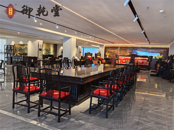 東陽最專業(yè)的大紅酸枝家具品牌推薦——御乾堂紅木