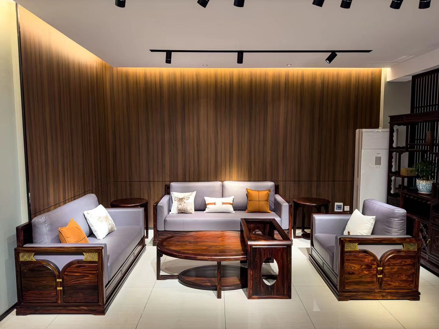 中山印尼黑酸枝家具哪家用料真？推薦鴻泰軒紅木